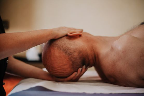 La osteopatía es una técnica de masaje suave y efectiva que se centra